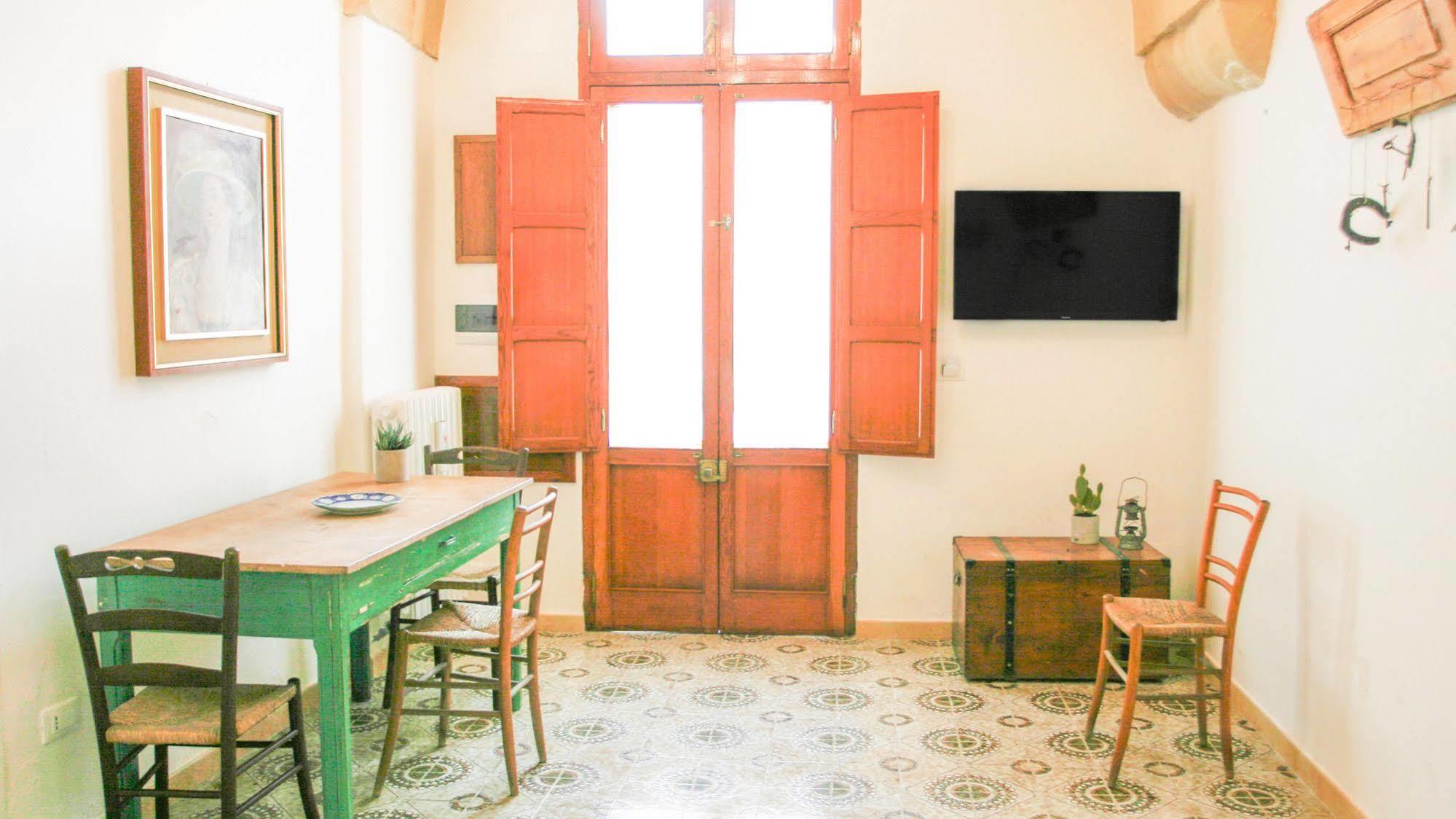 Sacre Bleu Apartments Lecce Extérieur photo